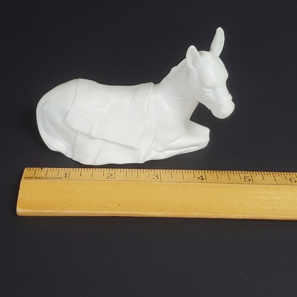 Avon Nativity Collectible The Donkey White Porcelain Christmas 1984 with Box - Picture 9 of 12
